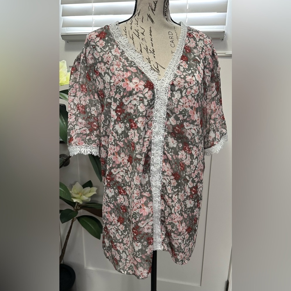 🌸 Floral Blouse – Size 2XL 🌸 - Picture 7 of 12